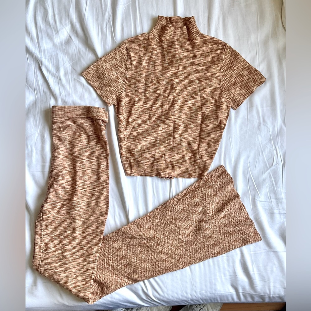 White Fox Be A Rebel Crop Desert Sand + In The Fast Lane Pants Desert Sand